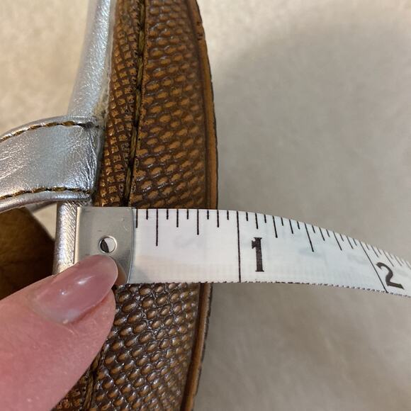 Born Silver Metallic Strappy Leather Sandals Size 8 - Picture 12 of 12